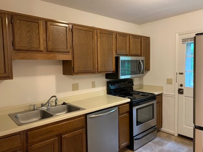 Building Photo - 121 Winners Cir