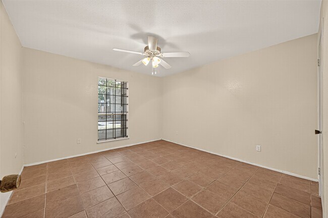 Building Photo - 8201 Richmond Ave.