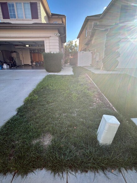 Building Photo - 6016 Sunflower St