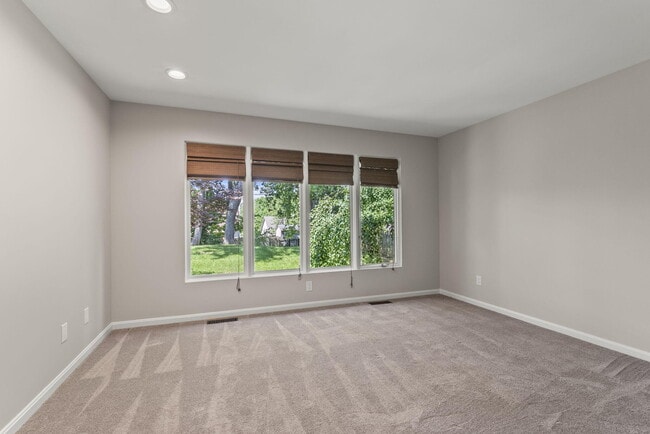 Building Photo - 1233 Sherborne Pl
