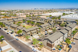 Building Photo - Somo Lofts