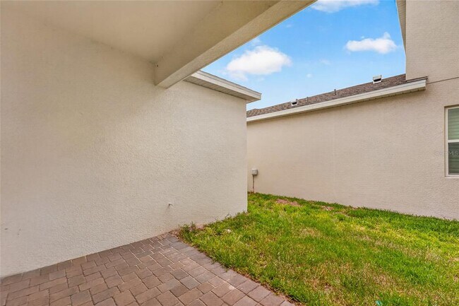 Building Photo - 15174 Field Daisy Dr