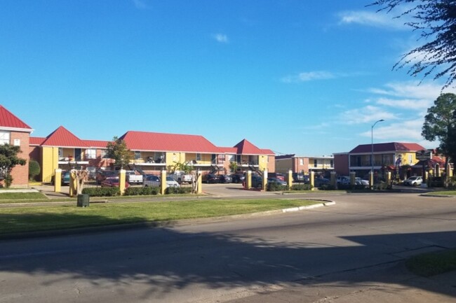Primary Photo - Bel Lindo Apartments