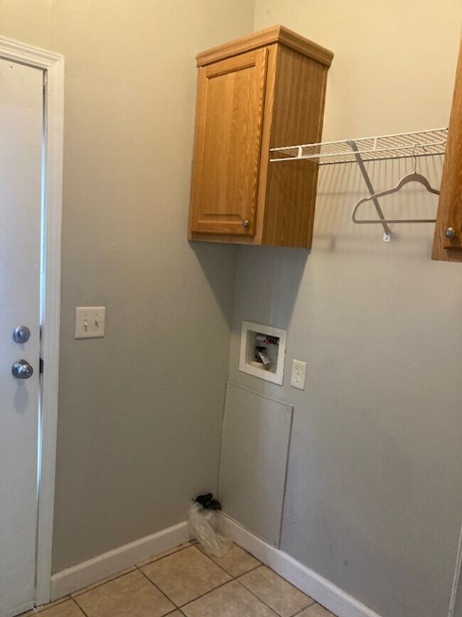 Building Photo - Gulfport 3 Bedroom