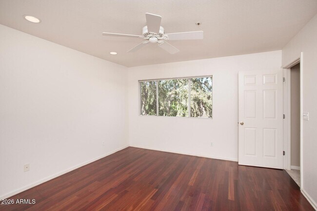 Building Photo - 7771 E Foxmore Ln