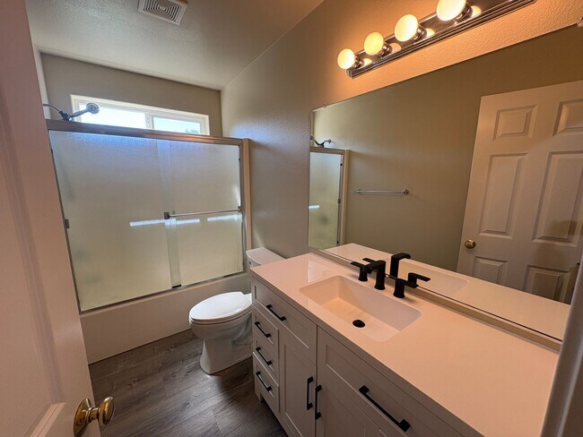 Building Photo - 2509-2509 SW Cascade Mountain Ln