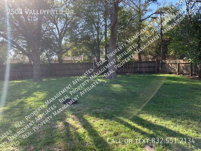 Building Photo - Great Spring Branch Location!