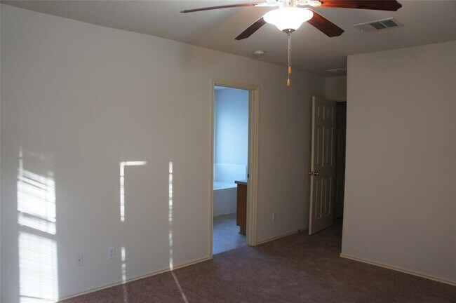 Building Photo - 814 Palo Duro Dr