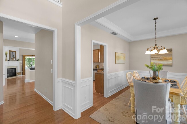 Building Photo - 2076 Belair Dr