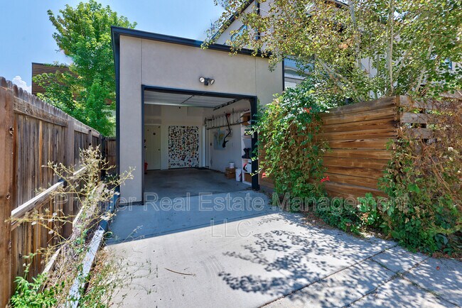 Building Photo - 2729 W 21st Ave
