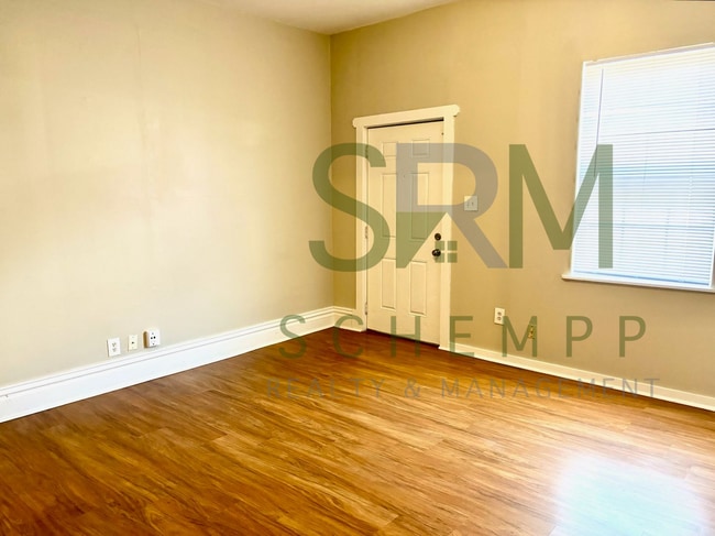 Building Photo - Spacious 4 bedroom in Portland-Section 8 Accepted **1/2 off first months rent**