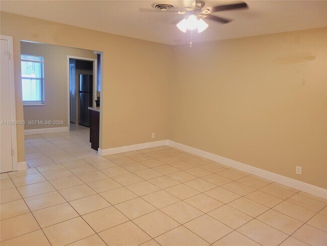 Building Photo - 2504 NW 9th Ln