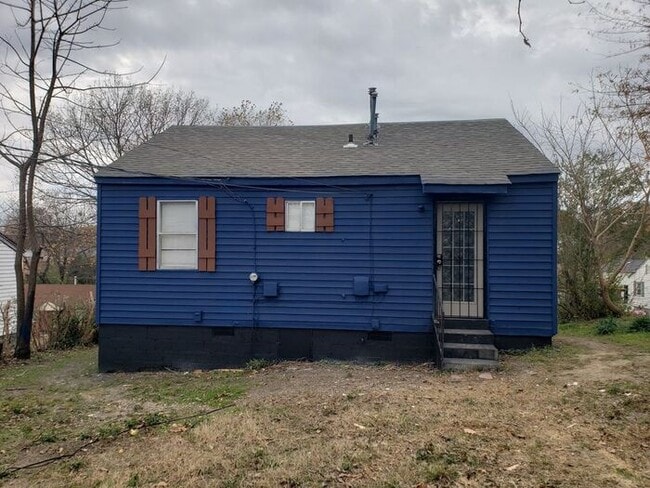 Building Photo - 2066 Farrington St