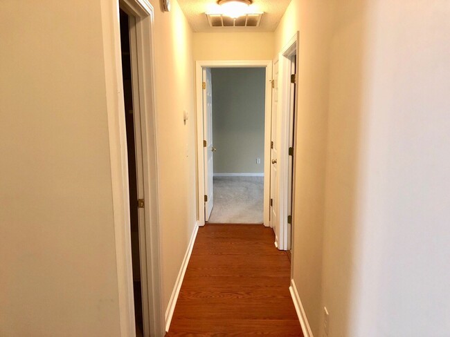 Building Photo - 3 Bedroom 2 Bath House in Quail Hill - Goo...