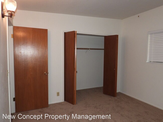 Building Photo - 4 br, 2 bath House - 2240 S Camino Seco