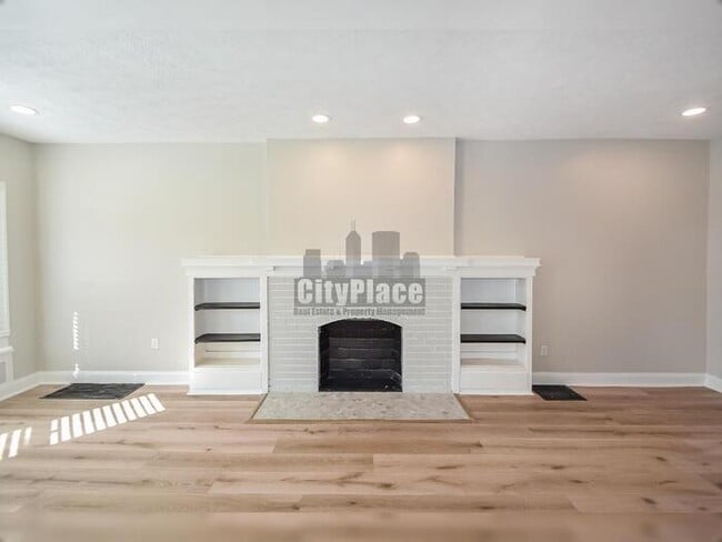 Building Photo - 752 Cottage Ave