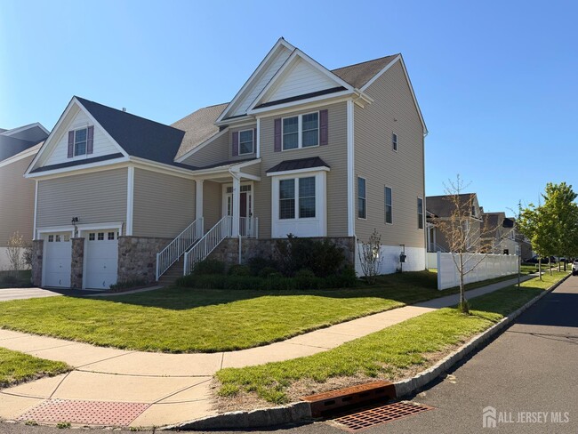 Building Photo - 47 Thomas Dr