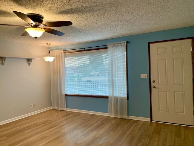 Building Photo - 310/312-Duplex