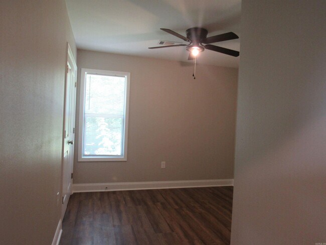 Building Photo - 1515 Stamps St