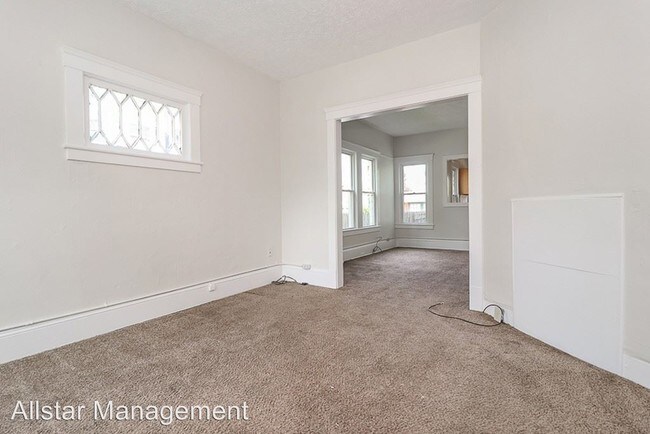 Building Photo - 2810 Woodbridge Ave