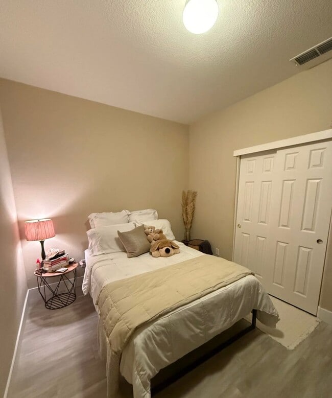 Building Photo - Adorable 3 bedroom 2 bath home