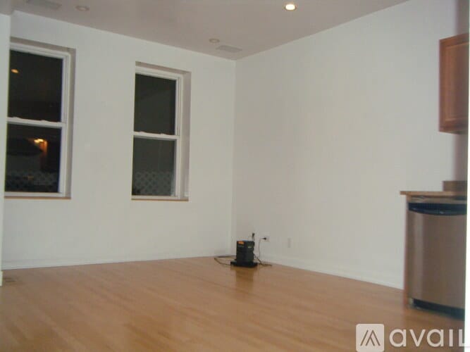 Building Photo - 1728 N Hermitage Ave