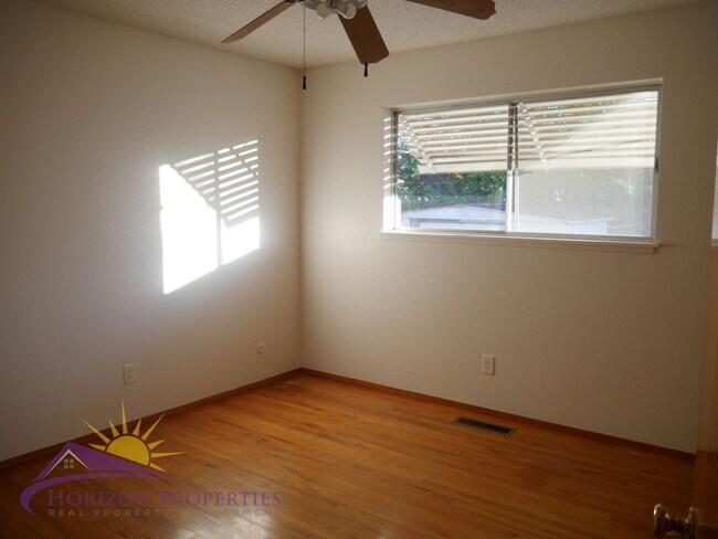 Building Photo - Bright 3 bed 2 bath 1,356 sq. ft. Single Family Home In Woodland