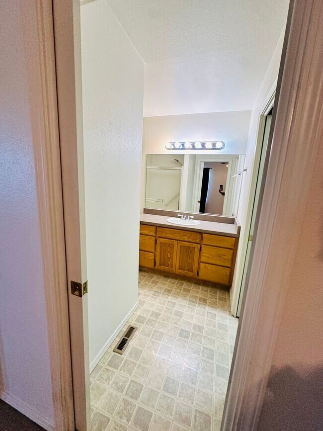 Building Photo - Beautiful 3 Bedroom Home in a Great Fallon Location — Landscaping Included!