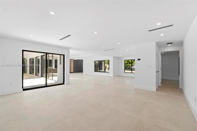 Building Photo - 7530 SW 134th St