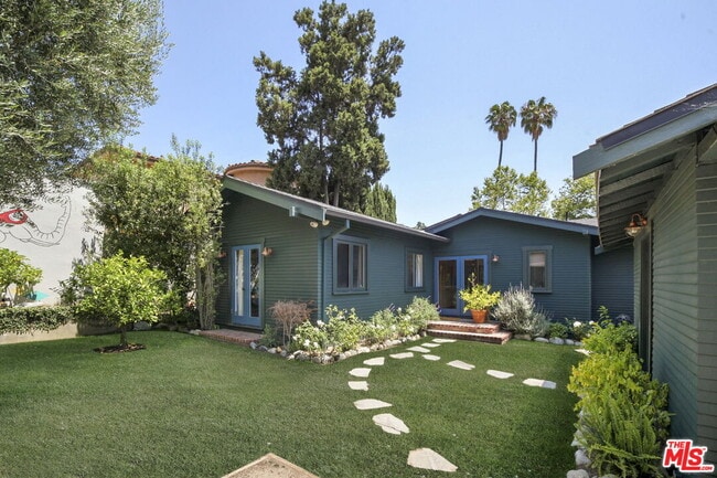 Building Photo - 2321 Observatory Ave