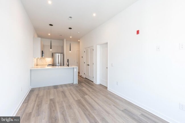 Building Photo - 3120 W Jefferson St