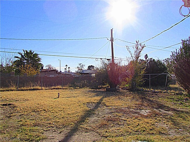 Building Photo - 405 S 15th St