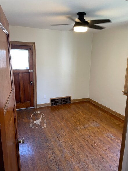 Building Photo - 1427 N Hawley Rd