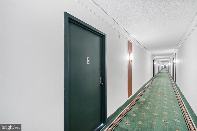 Building Photo - 3705 S George Mason Dr