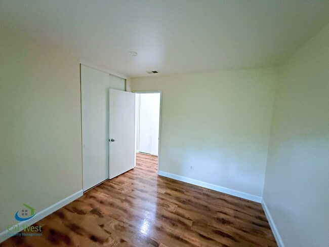 Building Photo - 1370 Fernwood Ln