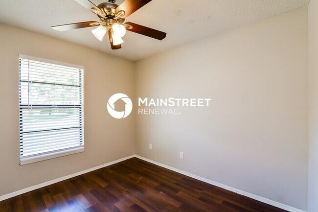 Building Photo - 3 Bedroom Pet-Friendly Home in Orlando, FL with Main Street Renewal