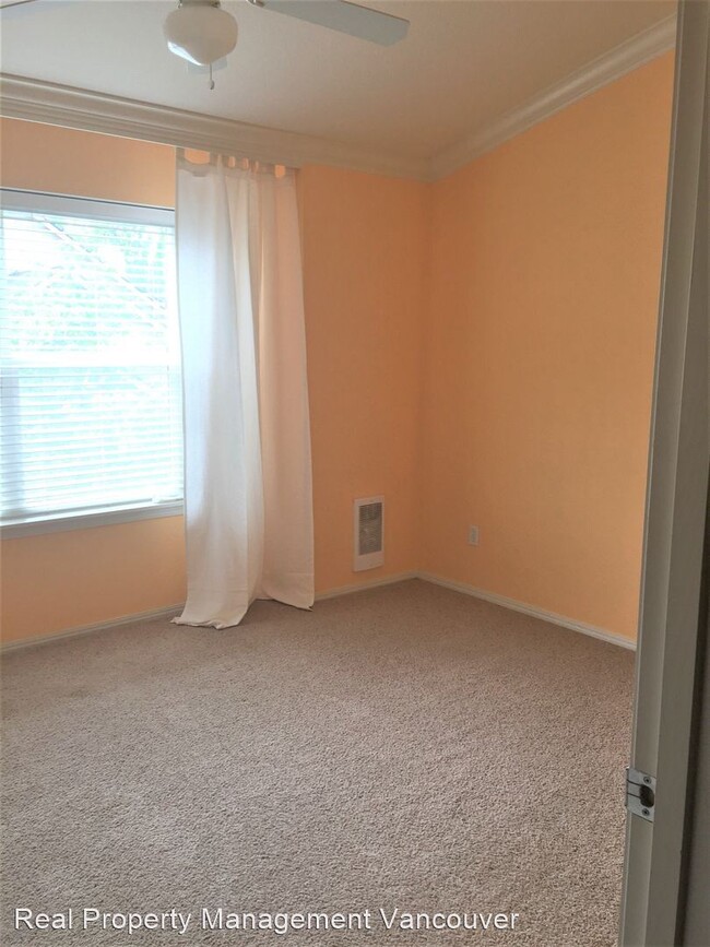 Building Photo - 802 SE Fairwinds Loop