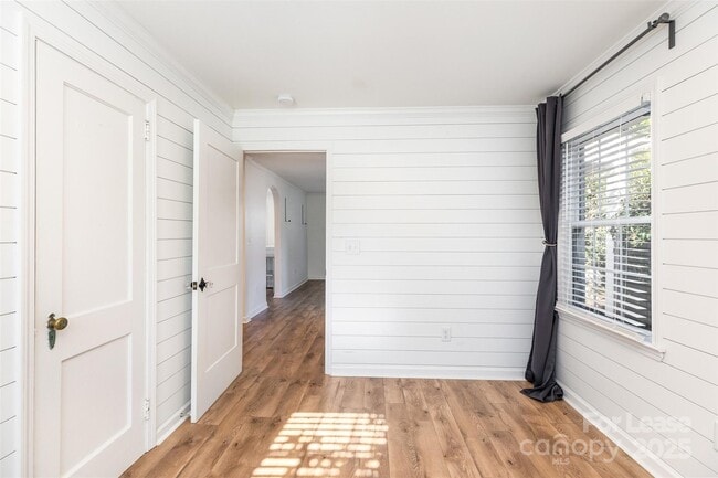 Building Photo - 542 Iverson Way