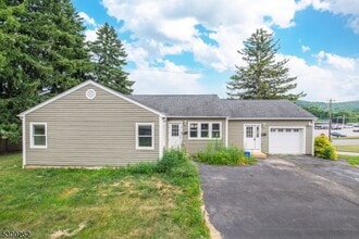 Building Photo - 21 Walsh St