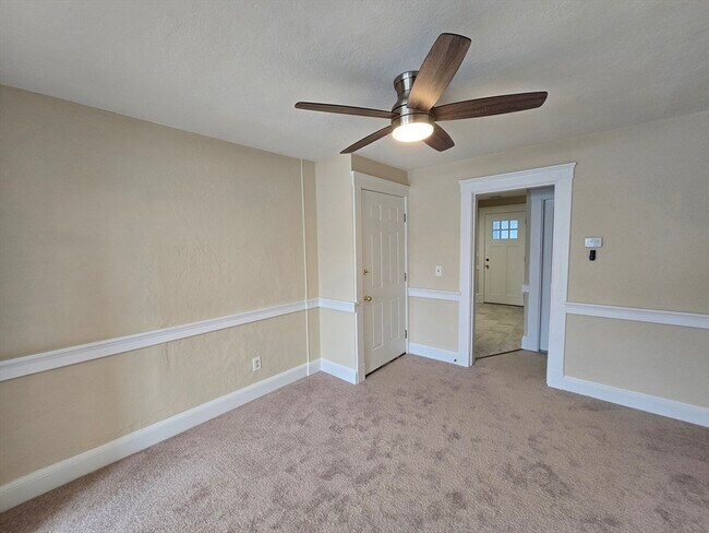 Building Photo - 288 Pleasant St