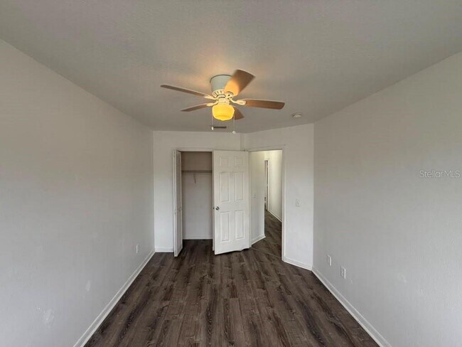 Building Photo - 833 Caribbean Dr