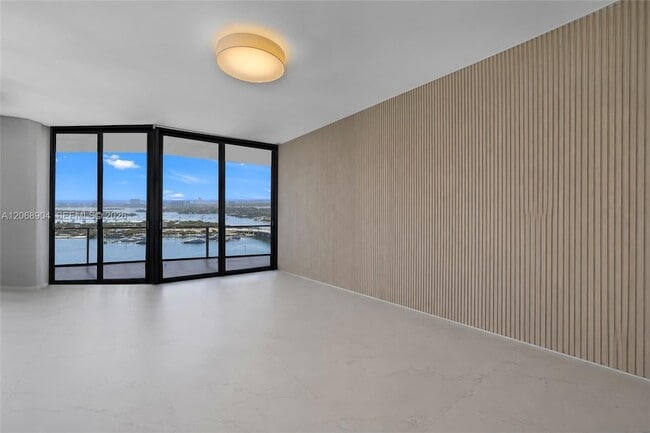 Building Photo - 1000 Biscayne Blvd