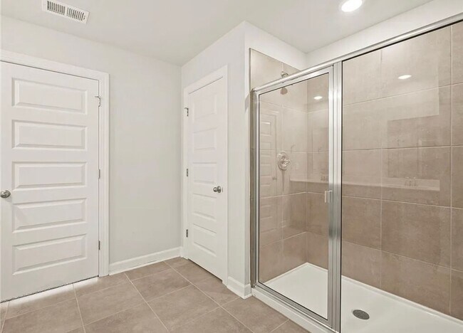 Building Photo - Beautiful 4/3 Available Now!