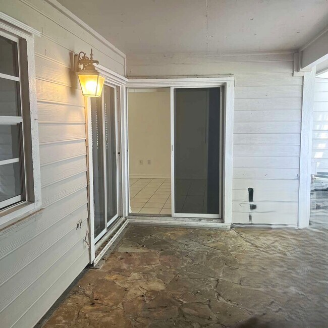 Building Photo - 13768 SW 149th Cir Ln
