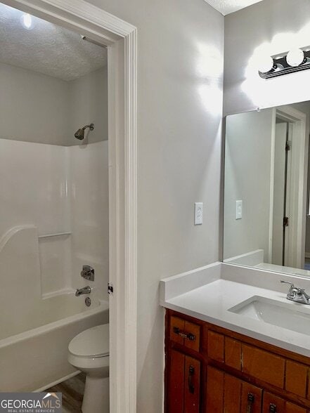 Building Photo - 5870 Sheldon Ct