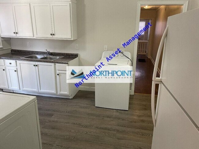 Building Photo - 3654 Kearney Ave