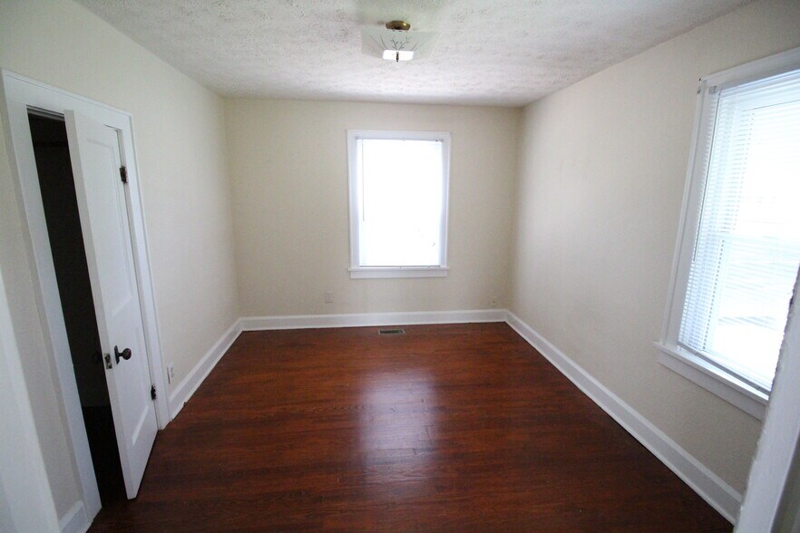 Building Photo - 2205 N Glenwood Ave