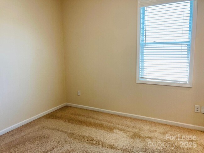 Building Photo - 4534 Dover Ct