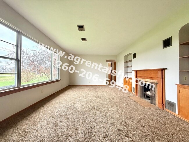 Building Photo - 2 Bedroom House