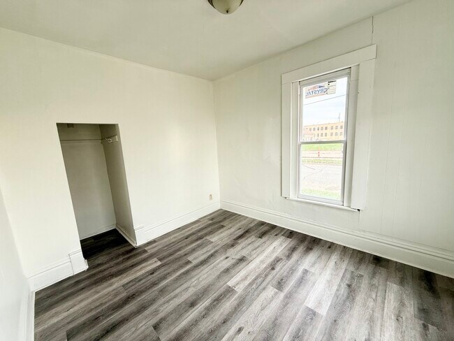 Building Photo - 2300 56th St